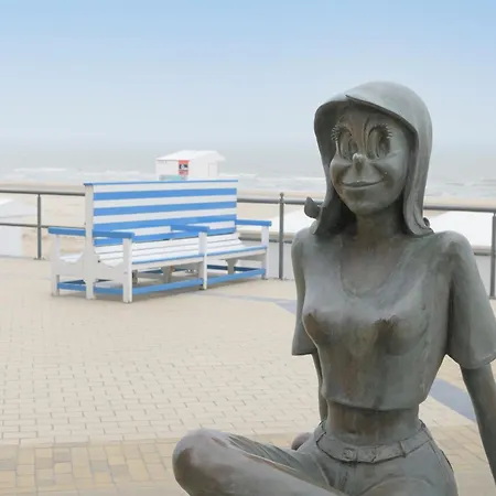 Modern Flat Near The Sea 아파트