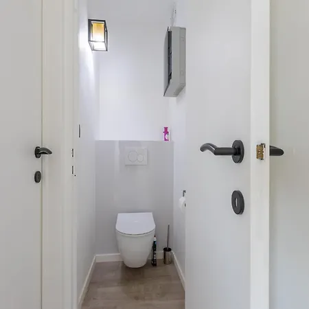 Modern Flat Near The Sea *